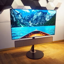 Beosound Stage + 65" QLED Ramme-TV