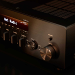 Yamaha R-N600A - Sort