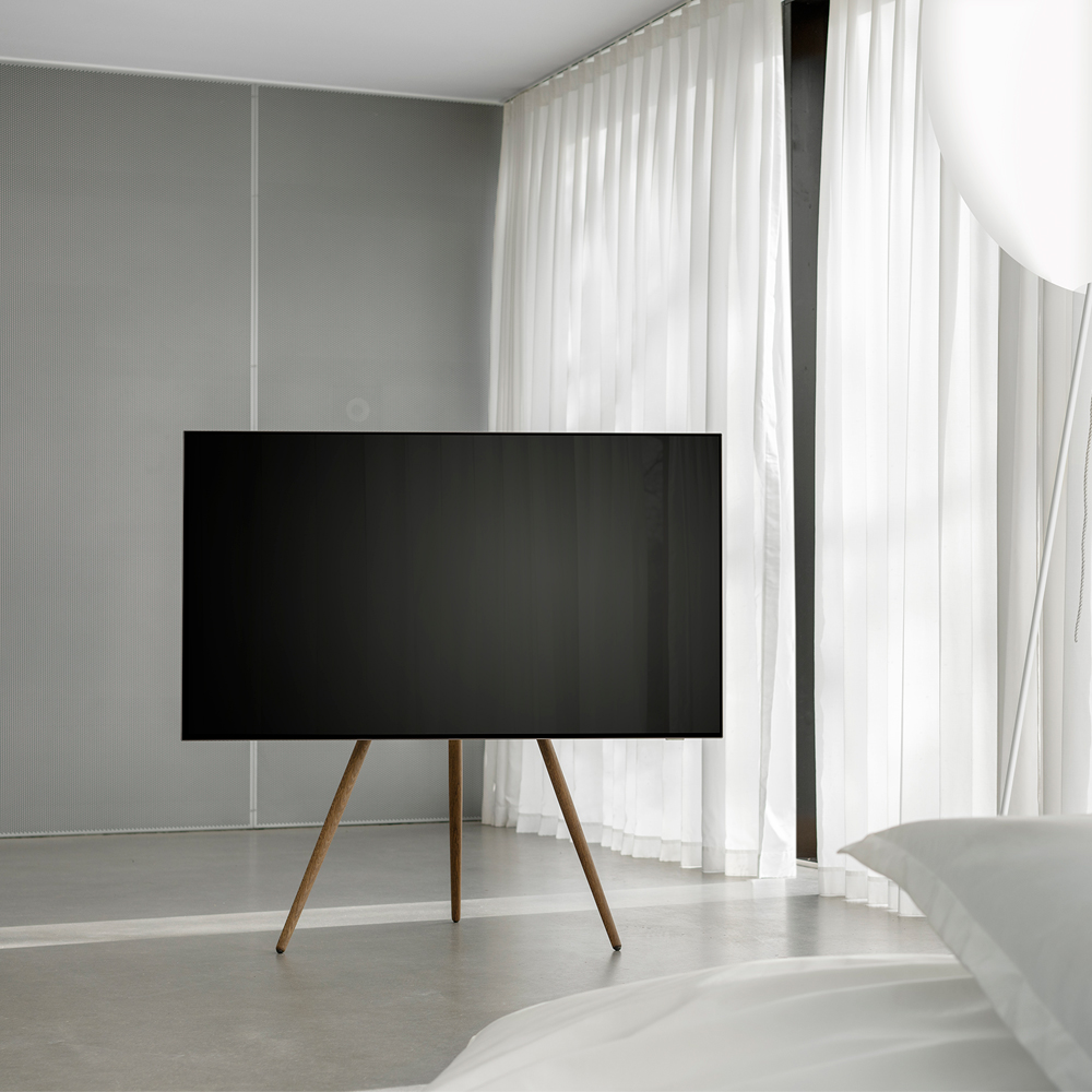 Bülow BS19 TV Stand - Natur Eg m. drejefunktion - LBS.dk